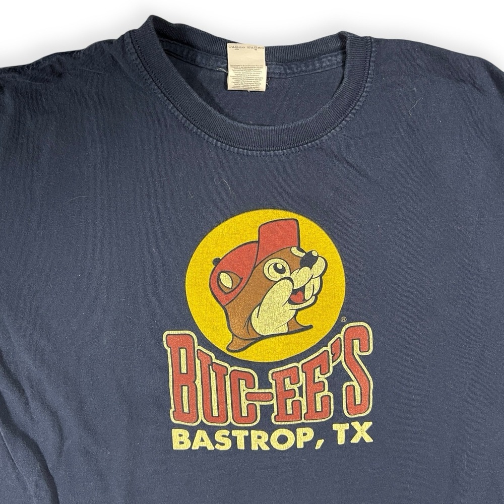 Buc-ees Bastrop, TX Logo T-Shirt Navy Blue Adult Med. TEE Gas Station Beaver